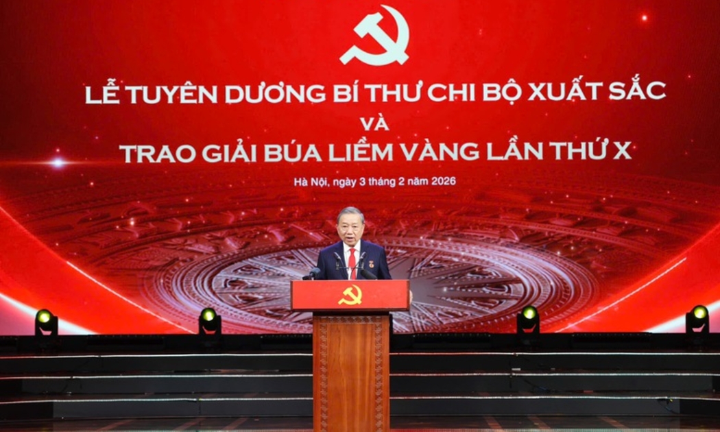 Tổng Bí thư Tô Lâm phát biểu tại lễ tuyên dương Bí thư chi bộ xuất sắc và trao giải Búa liềm Vàng lần thứ X - Ảnh: VGP