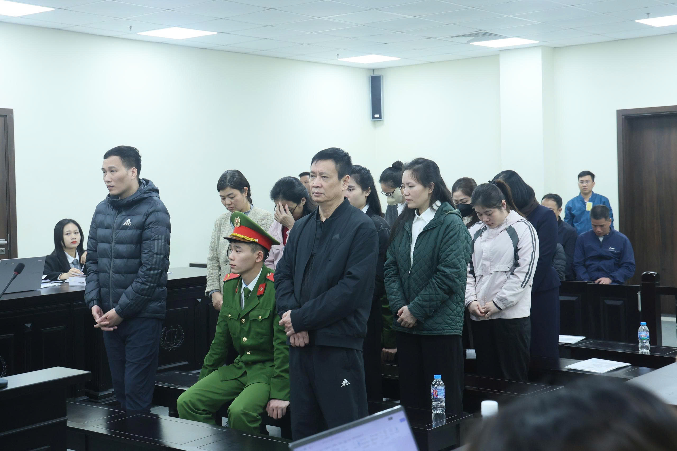 Các bị cáo tại tòa.