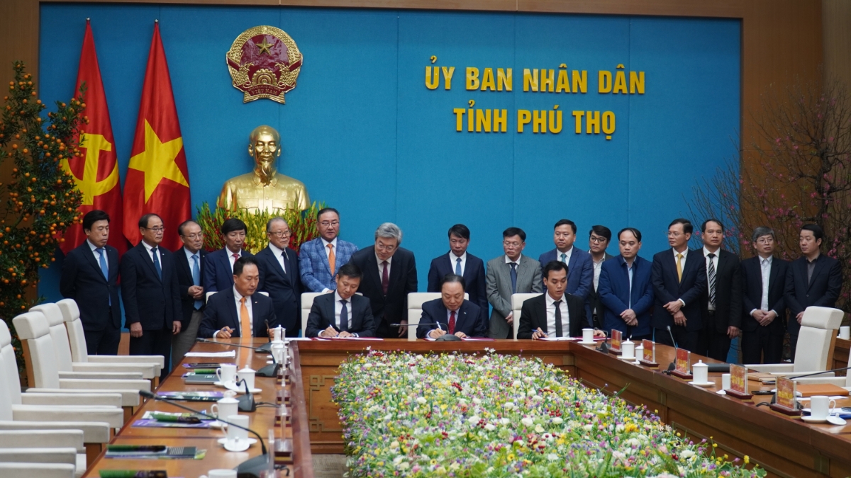 Lễ ký kết Bản ghi nhớ hợp tác giữa tỉnh Phú Thọ và Liên đoàn Phòng Thương mại và Công nghiệp tỉnh Gyeonggi .