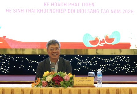 Phó Chủ tịch UBND thành phố Đà Nẵng Hồ Quang Bửu, chủ trì chương trình gặp gỡ, trao đổi.