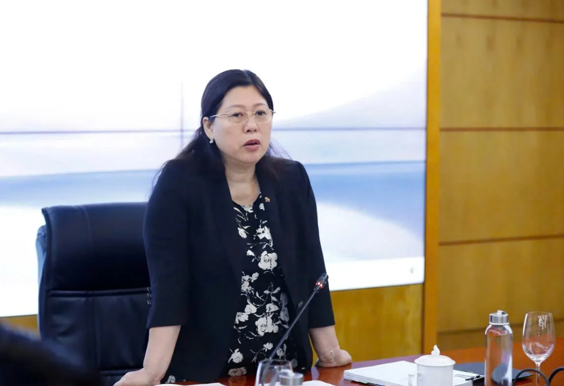 Thứ trưởng Nguyễn Thị Phương Hoa: "Tuyệt đối không hợp pháp hóa các sai phạm về đất đai". Ảnh Trường Giang.