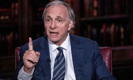 Nhà quản lý quỹ phòng hộ Ray Dalio - Ảnh: Bloomberg.