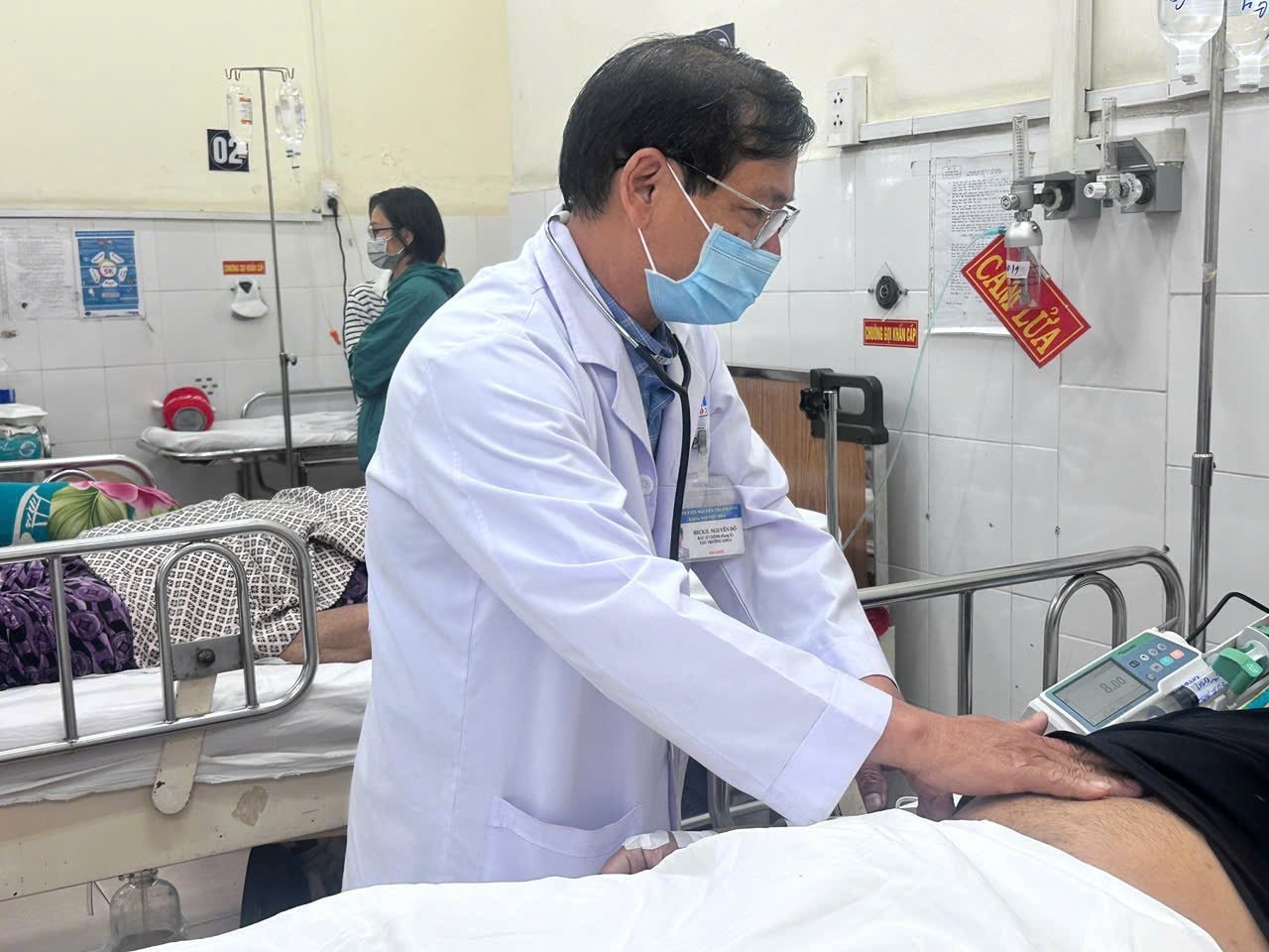 Khoa Nội tiêu hóa, Bệnh viện Nguyễn Tri Phương (TP.HCM) liên tiếp ghi nhận các trường hợp viêm tụy cấp trong những ngày cuối năm.