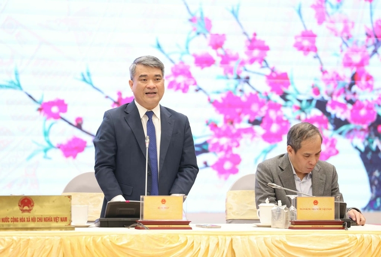 Thứ trưởng Bộ Tư pháp Nguyễn Thanh Tú  trả lời câu hỏi của VnEconomy về nội dung cải cách thể chế nhằm tháo gỡ các "điểm nghẽn" cho doanh nghiệp và địa phương trong Nghị quyết 01/NQ-CP.