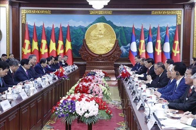 Tổng Bí thư Tô Lâm và Tổng Bí thư, Chủ tịch nước Lào Thongloun Sisoulith hội đàm. Ảnh: TTXVN 