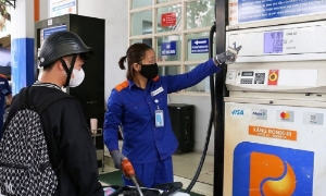 Giá xăng dầu đồng loạt tăng mạnh trong kỳ điều hành ngày 26/2 