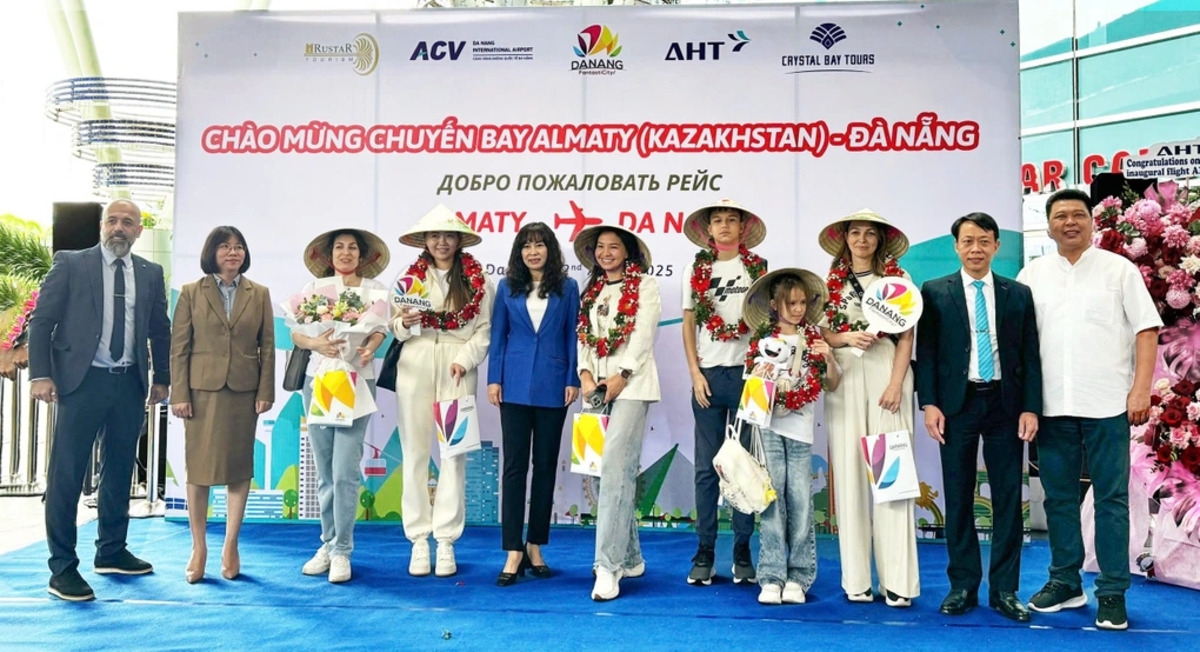 Chuyến bay charter đầu tiên từ Almaty đến Đà Nẵng ngày 2/4/2025 do Crystal Bay khai thác. Ảnh:&nbsp;CBAir.
