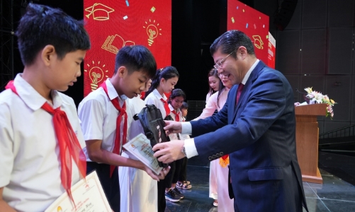 Học bổng “Cho em đến trường”: 22 năm tiếp sức học sinh hiếu học Đồng Nai