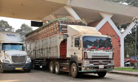 Hoạt động thông quan tại cửa khẩu bị xáo trộn trong những ngày vừa qua.