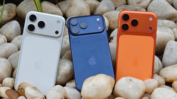 Thiết kế iPhone kỷ niệm 20 năm rò rỉ mang phong cách đột phá đầy cảm hứng