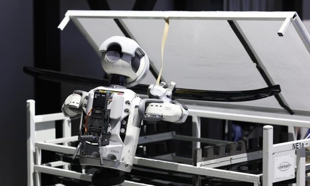 Robot Atlas trình diễn các bộ phận chuyển động tại gian trưng bày của Hyundai Motor ở CES, Las Vegas. Ảnh: Yonhap
