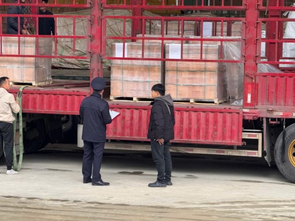 Thực phẩm nhập khẩu “thoát kẹt” sau quyết định lùi Nghị định 46