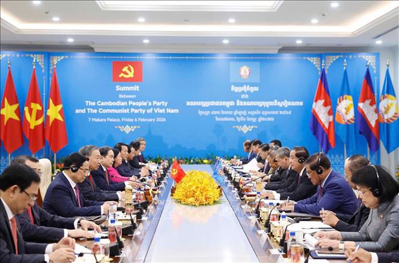 Tổng Bí thư Tô Lâm và Chủ tịch Đảng Nhân dân Campuchia Hun Sen đồng chủ trì Hội đàm song phương giữa Đảng Cộng sản Việt Nam và Đảng Nhân dân Campuchia - Ảnh: TTXVN