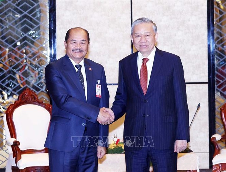 Tổng Bí thư Tô Lâm tiếp Chủ tịch Mặt trận Lào xây dựng đất nước Kikeo Khaykhamphithoune.Ảnh: TTXVN.