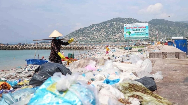Ô nhiễm chất thải nhựa: Hệ lụy lớn, tổn thất kinh tế nặng nề