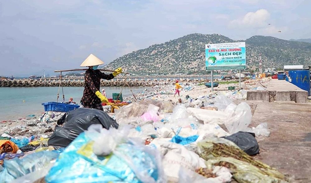 Sự tăng trưởng nhanh của ngành du lịch cũng đang tạo ra áp lực ngày càng lớn lên môi trường, đặc biệt ô nhiễm chất thải nhựa. Ảnh minh họa