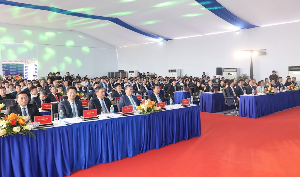 Các đại biểu dự Lễ khởi công. Ảnh: Viết Dư