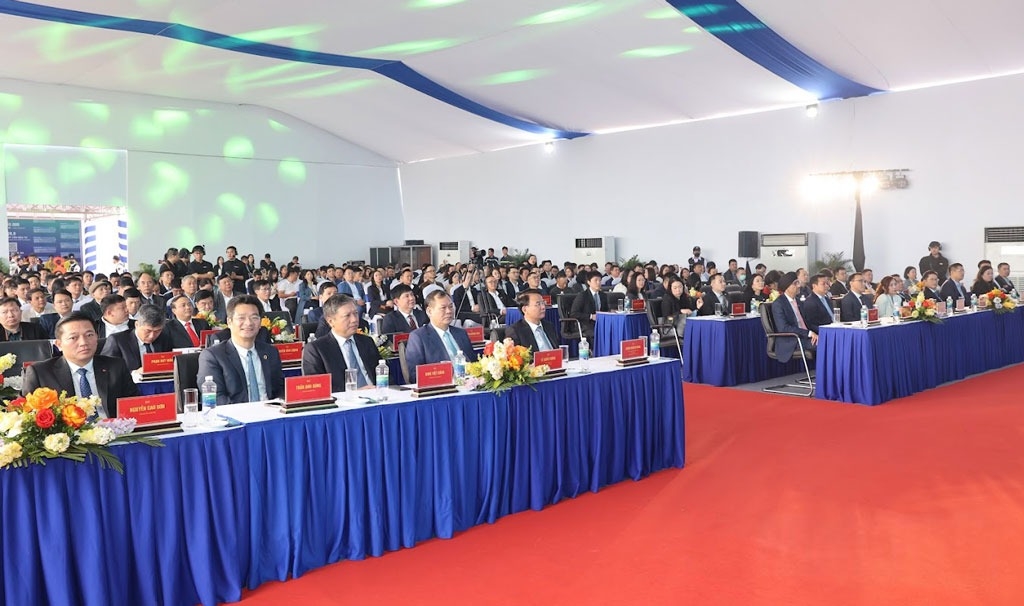 Các đại biểu dự Lễ khởi công. Ảnh: Viết Dư