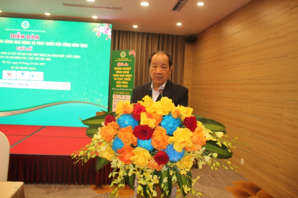 Ông Hồ Xuân Hùng: 