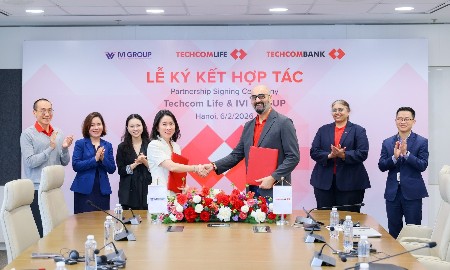 Lễ ký kết Techcombank – Techcom Life và IVI Group giúp tăng trải nghiệm khách hàng bằng dịch vụ chăm sóc sức khoẻ số.
