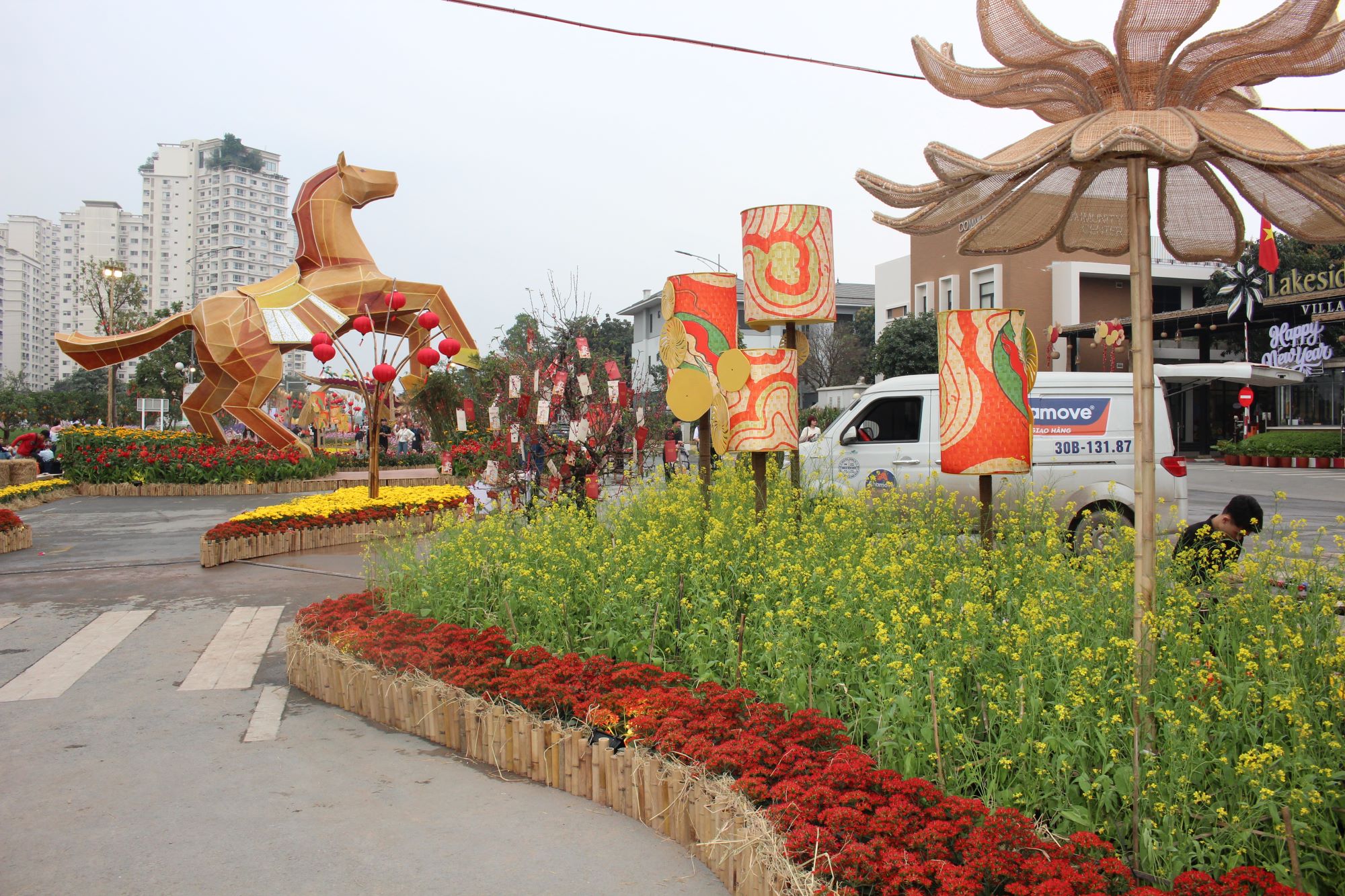 Linh vật ngựa “Phúc Mã Phi Xuân”. Ảnh: Chu Khôi.