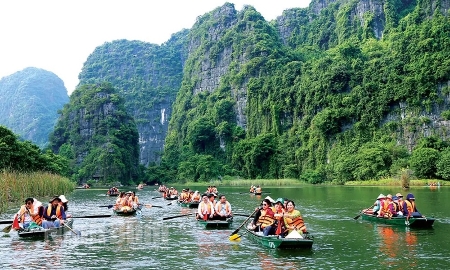 Giảm rác thải nhựa hướng tới phát triển du lịch xanh bền vững tại Việt Nam