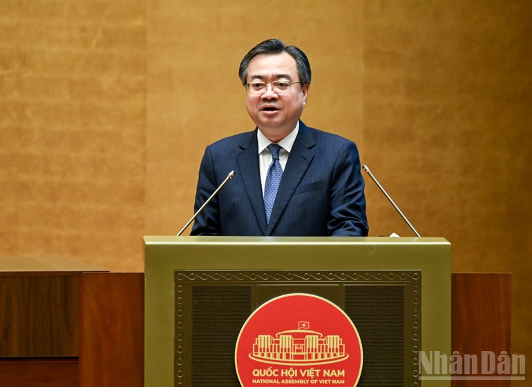 Đồng chí Nguyễn Thanh Nghị, Ủy viên Bộ Chính trị, Bí thư Trung ương Đảng, Trưởng ban Chính sách, chiến lược Trung ương trình bày chuyên đề tại hội nghị. (Ảnh: DUY LINH)