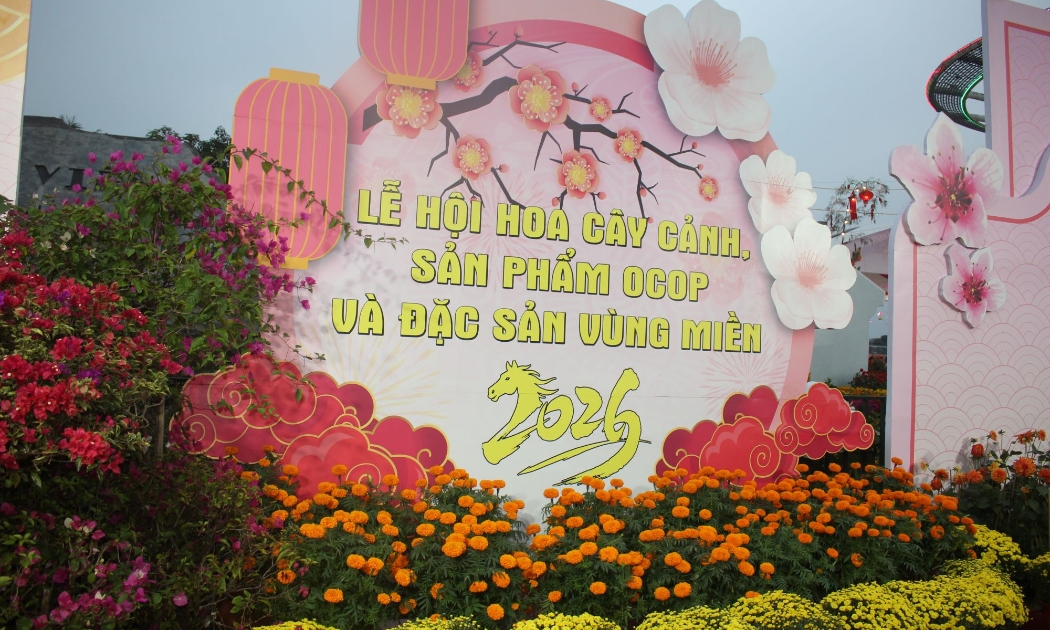 Tưng bừng nhiều đường hoa, hội chợ Xuân Bính Ngọ tại Hà Nội