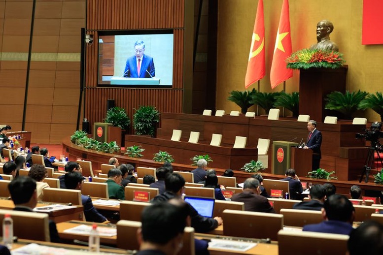 Tổng Bí thư khẳng định: Hội nghị hôm nay mở ra không gian sinh hoạt chính trị sâu rộng nhằm thống nhất ý chí và hành động, tạo nền tảng để đưa Nghị quyết Đại hội XIV của Đảng đi vào cuộc sống - Ảnh: VGP