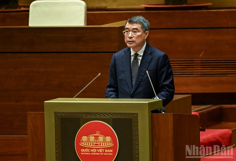 Đồng chí Lê Minh Hưng, Ủy viên Bộ Chính trị, Bí thư Trung ương Đảng, Trưởng ban Tổ chức Trung ương trình bày chuyên đề tại hội nghị. (Ảnh: DUY LINH)