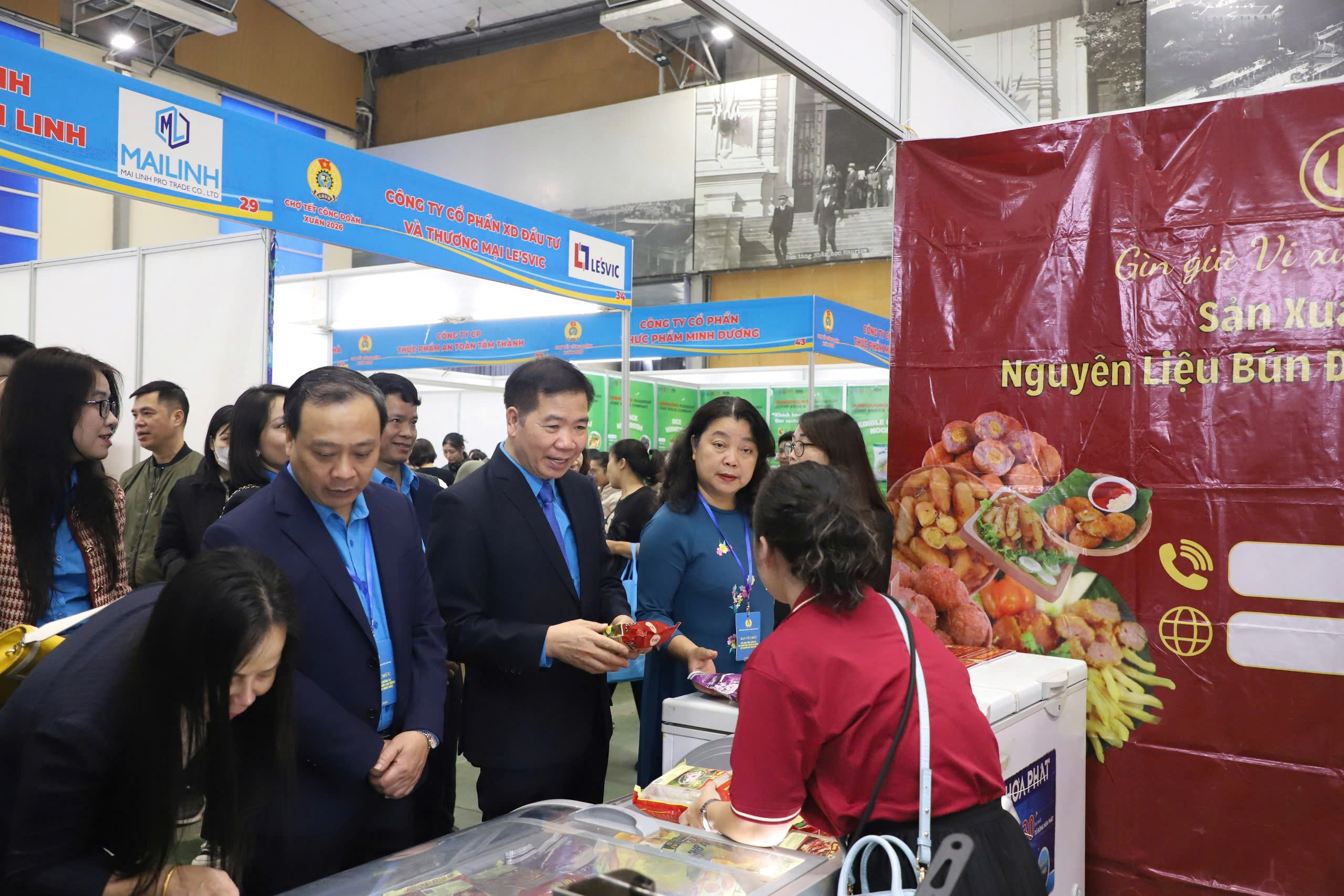 Chương trình “Chợ Tết Công đoàn - Xuân 2026" của Liên đoàn Lao động Hà Nội. Ảnh: Ngọc Ánh.