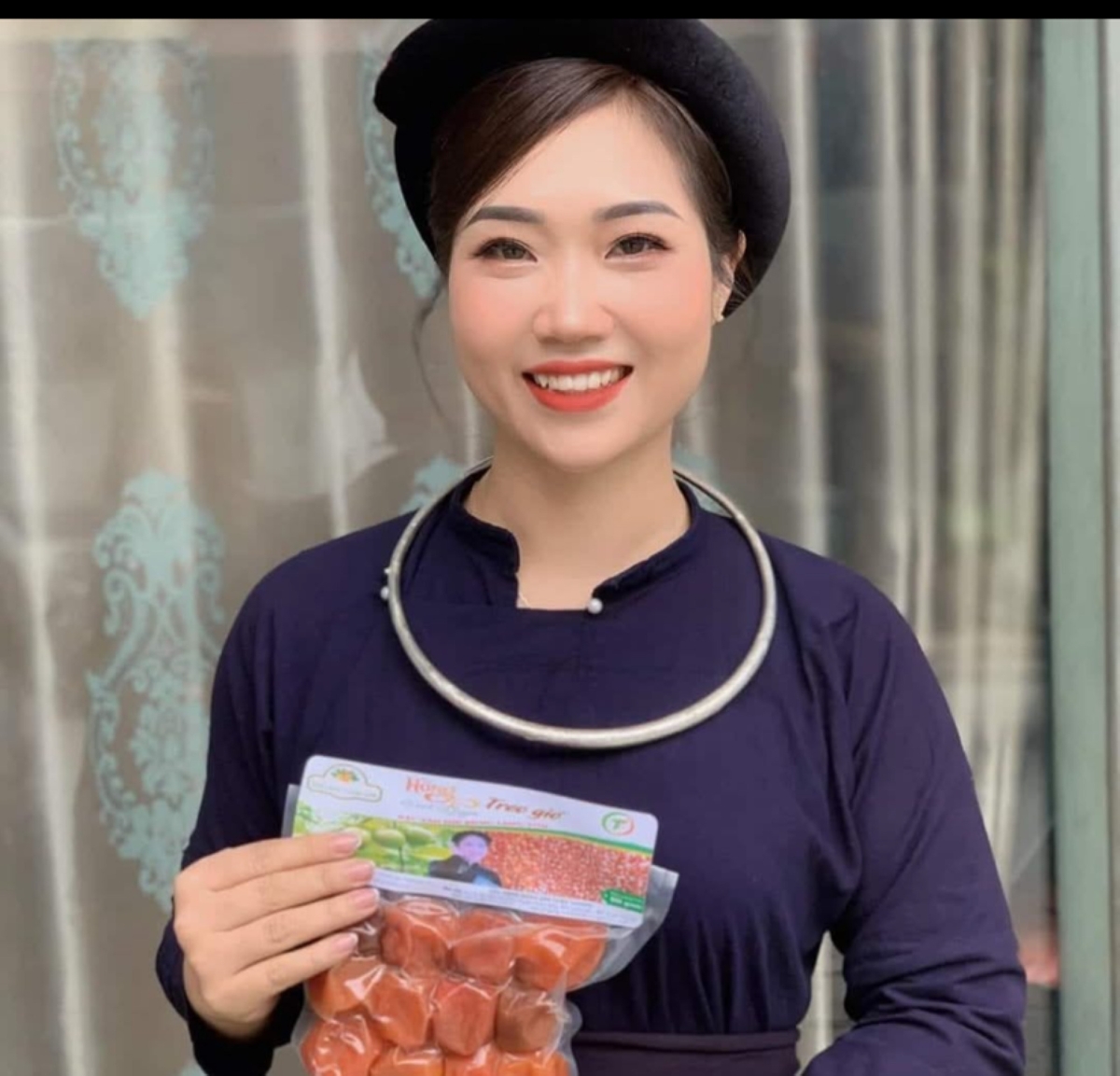 Năm 2025, chị trở thành một trong 63 nông dân trên toàn quốc được Trung ương Hội Nông dân Việt Nam vinh danh là “Nông dân Việt Nam xuất sắc”, ghi dấu hành trình bền bỉ của một phụ nữ dân tộc Nùng dám nghĩ, dám làm và vượt qua vô vàn thử thách.