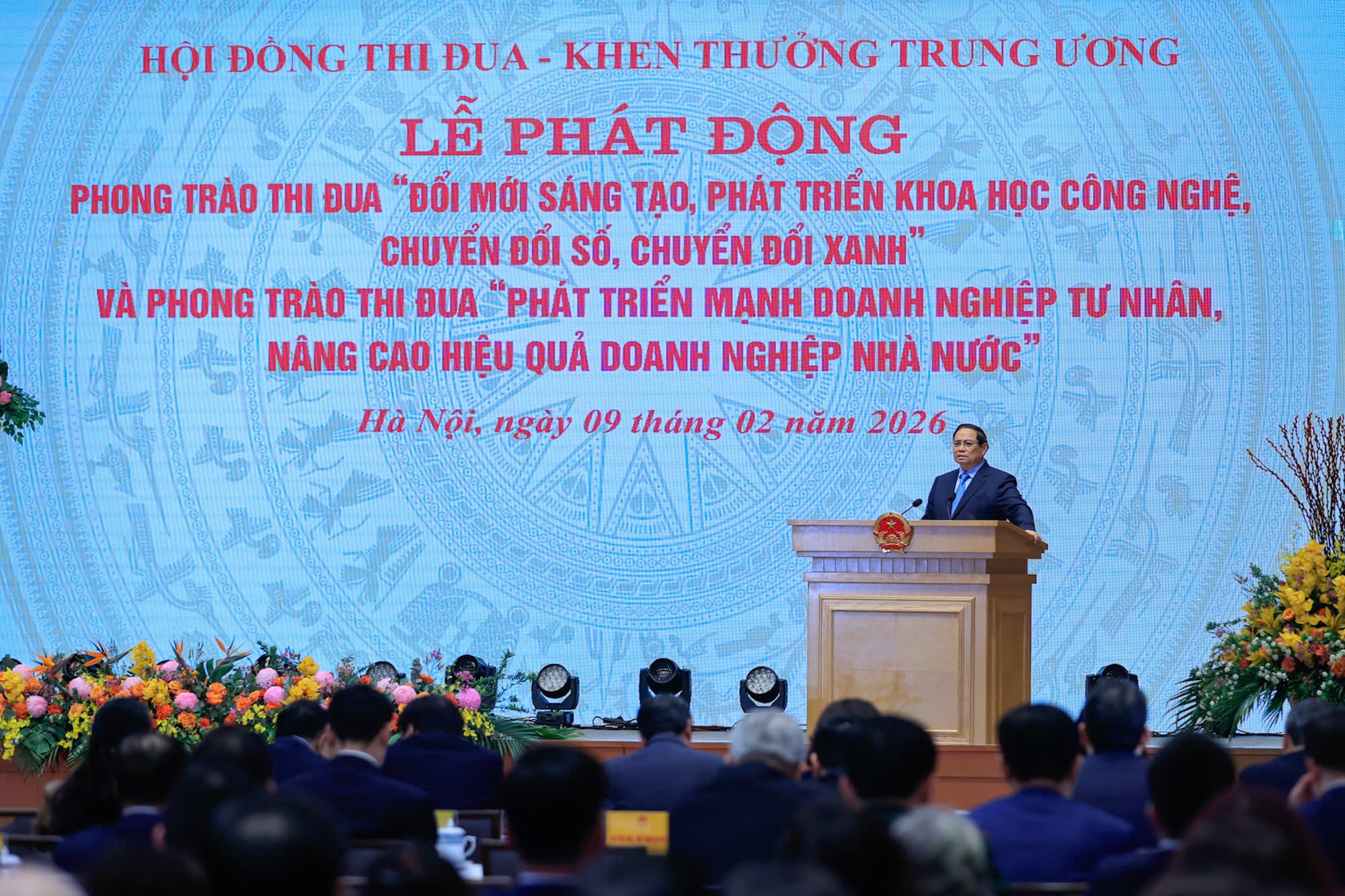 Toàn cảnh Lễ phát động hai phong trào thi đua: “Đổi mới sáng tạo, phát triển khoa học, công nghệ, chuyển đổi số, chuyển đổi xanh” và “Phát triển mạnh doanh nghiệp tư nhân, nâng cao hiệu quả doanh nghiệp Nhà nước” tổ chức sáng 9/2/2026 

