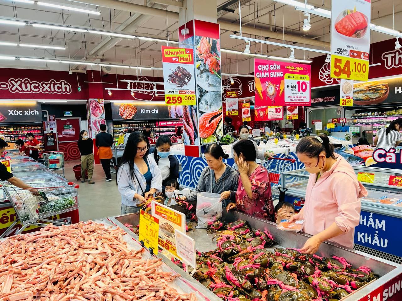 Các hệ thống bán lẻ đã chủ động bình ổn giá và mở rộng chương trình khuyến mãi.