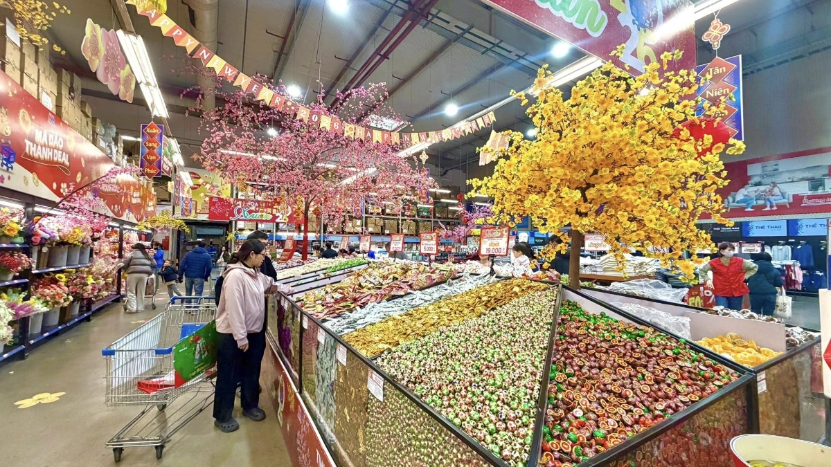 Việc mua sắm sớm không chỉ giúp tiết kiệm thời gian chờ đợi mà còn có thêm nhiều lựa chọn hàng hóa.