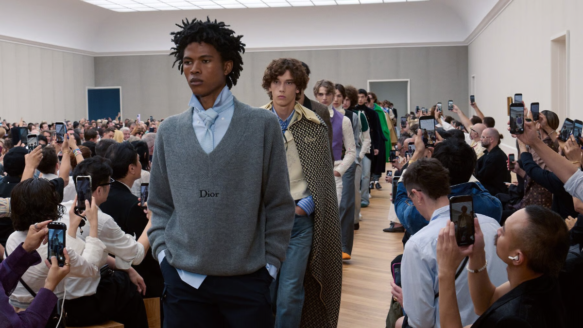 Dior Men đã chuyển từ một dòng sản phẩm trình diễn  thành một hệ sinh thái sản phẩm có khả năng sinh lợi.