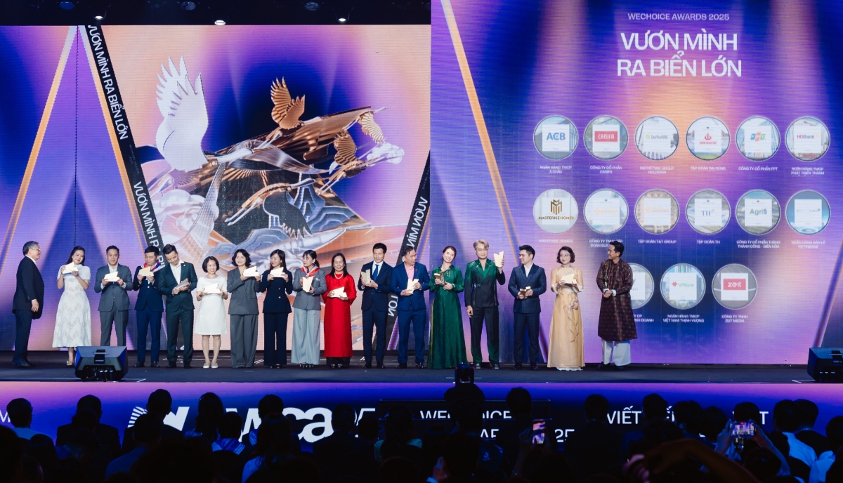 Masterise Homes cùng các doanh nghiệp được vinh danh ở hạng mục “Vươn mình ra biển lớn” tại lễ trao giải WeChoice Awards 2025.&nbsp;Ảnh:&nbsp;Masterise Homes.