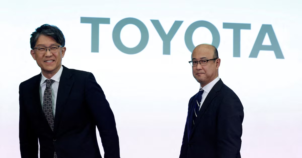 Vì sao Toyota bất ngờ thay “thuyền trưởng” giữa lúc ngành công nghiệp đang hỗn loạn?