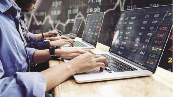 Nhà đầu tư Cá nhân mạnh tay gom hàng