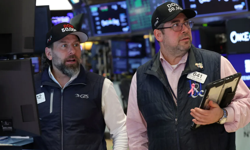 Dow Jones lập kỷ lục trước thềm loạt báo cáo quan trọng, giá dầu tăng sau cảnh báo của Mỹ về Iran