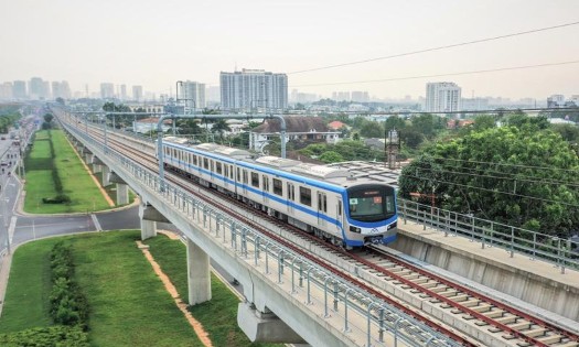 Tổng vốn đầu tư sơ bộ cho chiến lược phát triển mạng lưới đường sắt đô thị tại TP.Hồ Chí Minh, gồm các tuyến ưu tiên đến năm 2030, ước tính khoảng 25,8 đến 44 tỷ USD, tương đương gần 1 triệu tỷ đồng. Ảnh: Anh Tú