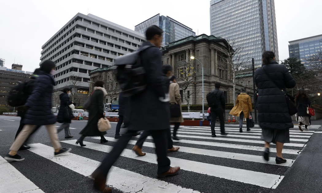 Tăng lương không đủ bù tăng giá ở Nhật Bản