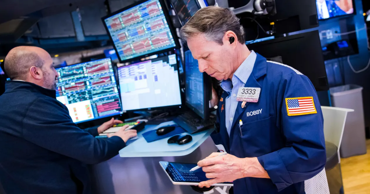 Chứng khoán Mỹ giằng co, giá dầu thô giảm nhẹ