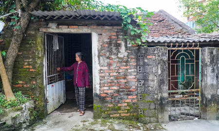 Sau 20 năm triển khai, dự án Khu đô thị mới ven sông Hạc (Thanh Hóa) vẫn chưa hoàn tất giải phóng mặt bằng, khiến hàng trăm hộ dân sống trong cảnh khó khăn, thiếu ổn định.