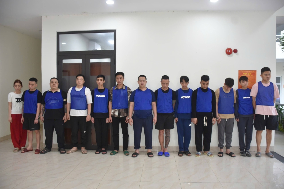 Các đối tượng lừa đảo bị công an Đà Nẵng bắt tạm giam. 