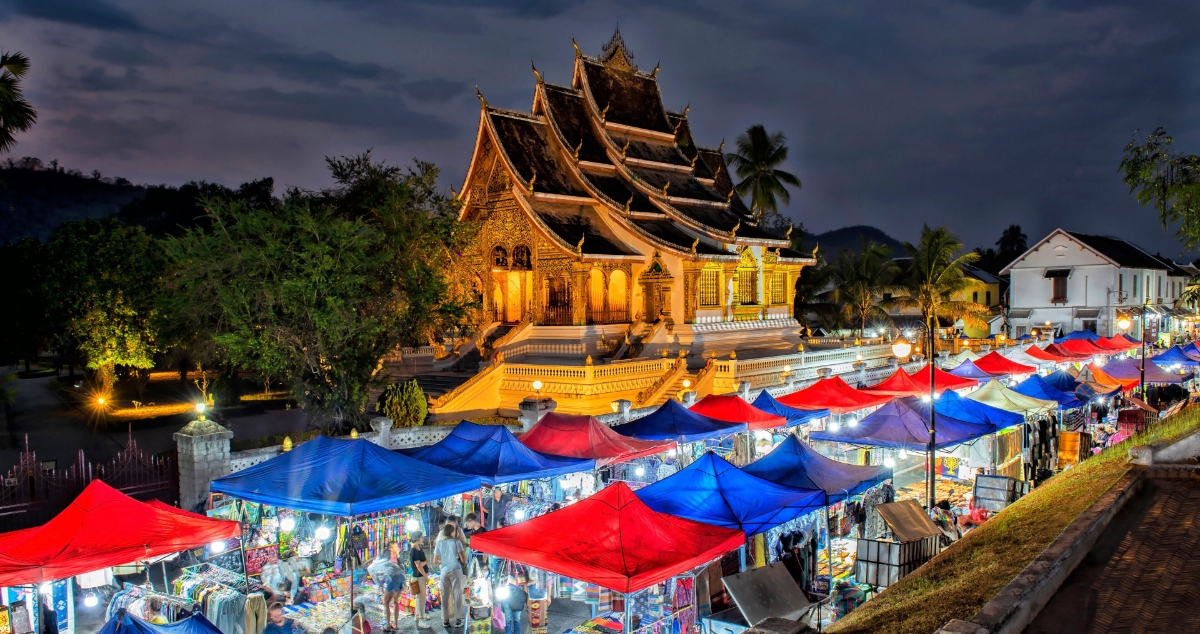 Luang Prabang suýt bị gạch tên khỏi danh sách Di sản thế giới.