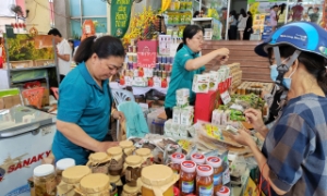 Hơn 500 sản phẩm góp mặt tại phiên chợ “Tết Xanh – Quà Việt”
