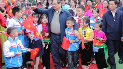PM kicks off construction of multi-level school in Thanh Hoa Province