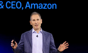 Ông Andy Jassy, Giám đốc Điều hành Amazon, phát biểu trong một sự kiện ở New York