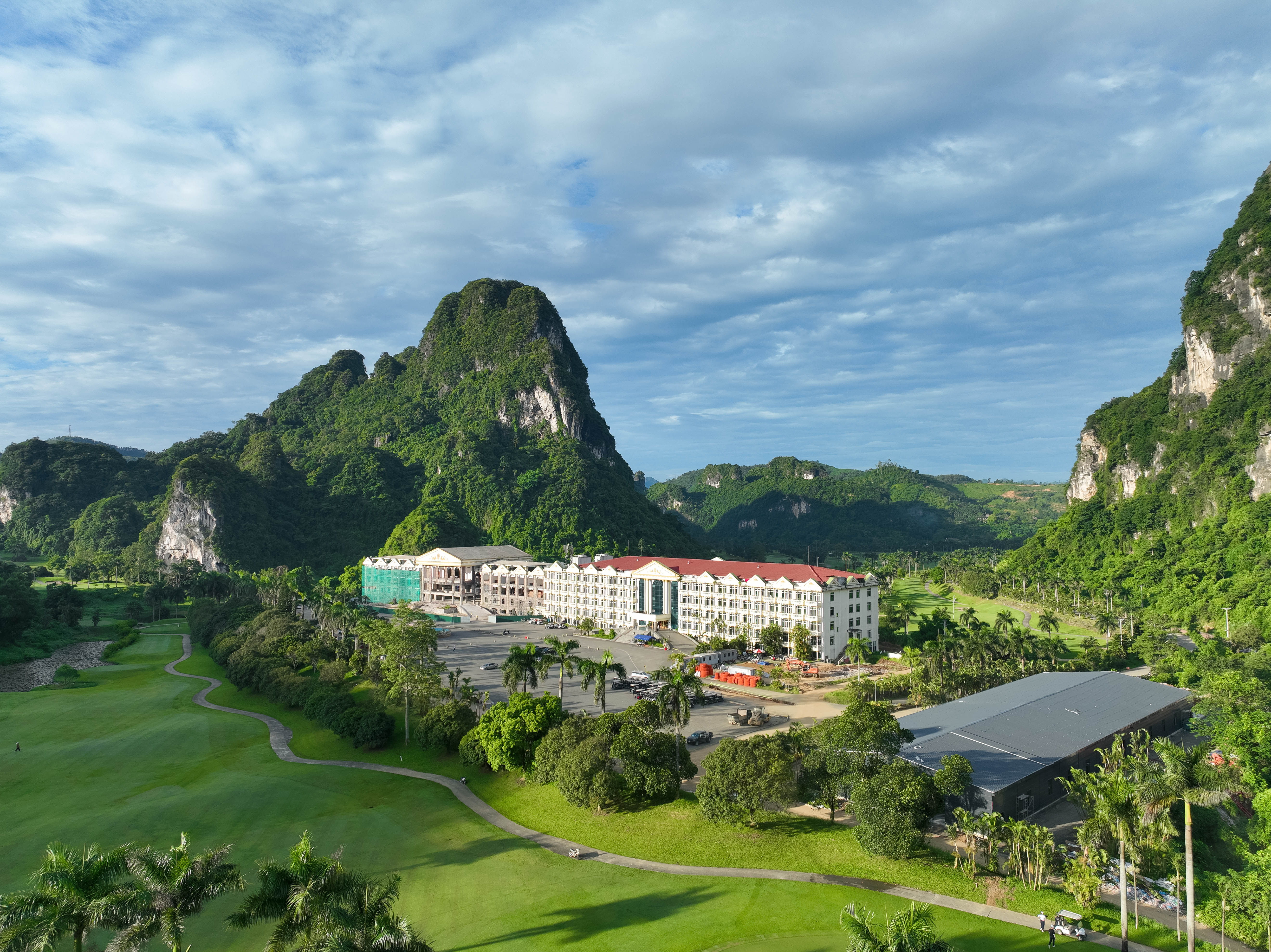 Phoenix CV Golf  Resort là điểm đến biểu tượng thuộc hệ sinh thái toàn diện của CV Resort. Ảnh: CV Resort.